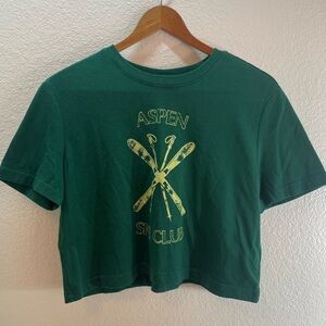 Colsie Aspen Ski Club Green Crop T-Shirt Size M